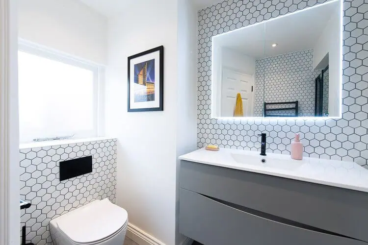Victoria Park Apartment in East London, E11, interior design and bespoke joinery by Studio Schubert