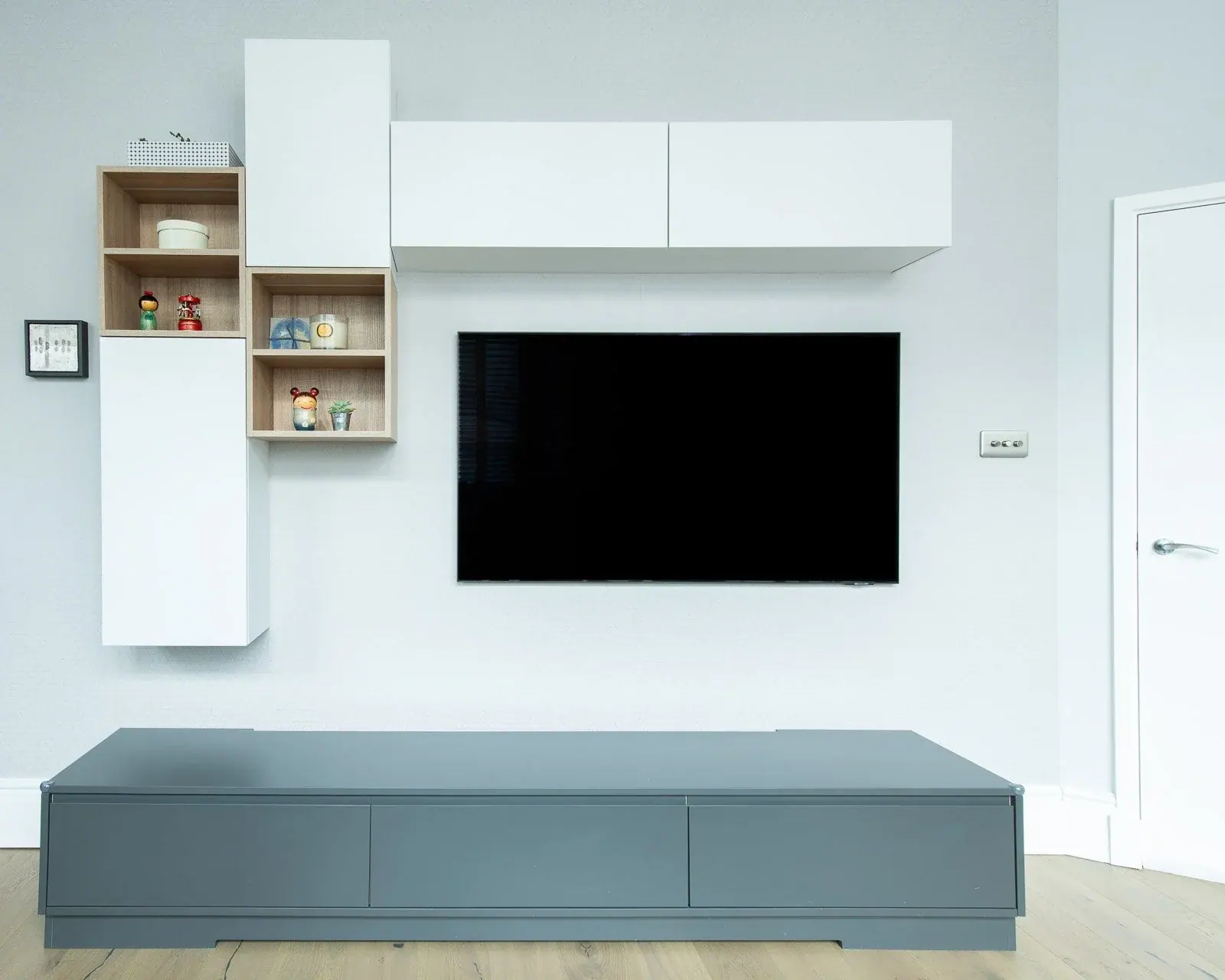 TV Units & Media Walls in London, interior design and bespoke joinery by Studio Schubert