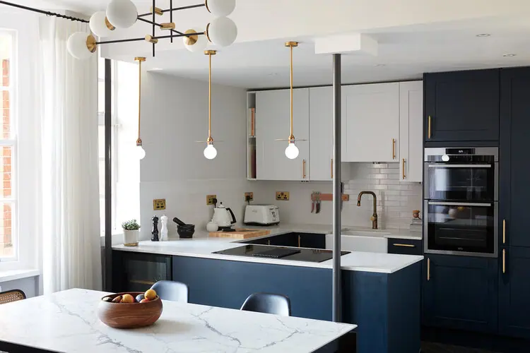 Bayswater Apartment in Bayswater, W2, interior design and bespoke joinery by Studio Schubert